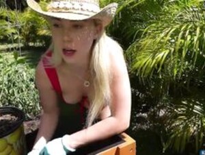 Snowkitty MFC webcam show April-14-2024