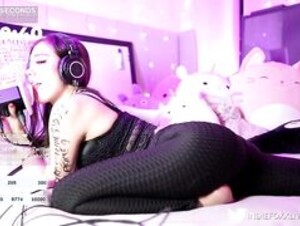 Indiefoxx Ear Licking ASMR ????