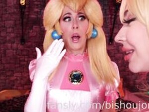 Bishoujomom, Princesse Peach lesbian