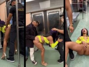 Mujer Luna Bella - Public Sex & Squirt In The CDMX Subway