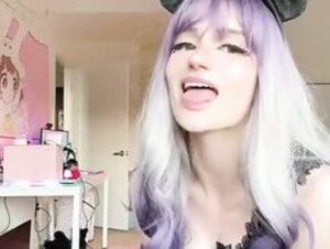 Amiiinuu - Naughty twin sis convinces you to cum all over her