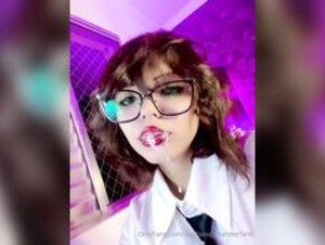 Sophia Scamander black dildo blowjob