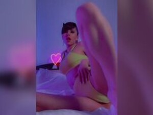 ArianaRealTV teases