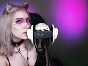 ASMR_kotya-ASMR-Ear-licking