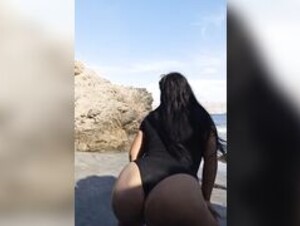peruvian girl dancing