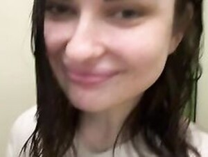 Arinyan burned her nipples
