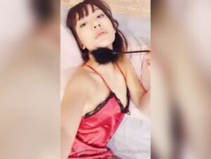 Sweetie Yukino strip tease (2)