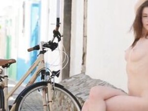 emily bloom photoshoot outside
