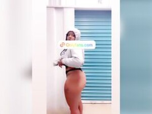 Nxgg@ booty thot is her name, hit her!