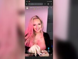 Cristina Fox Live Streaming in OnlyFans