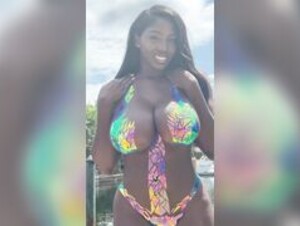 ellietheempress Naked outfit