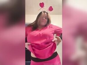 dizzygypsy7 flashes her oversized tits at work