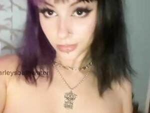 Lavenderhayz shows titts, ass and pussy