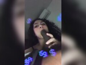 Monalisa sucking dick