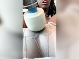 Sexmeat squirt through clothes