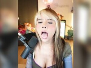 Neekolul begging for facials