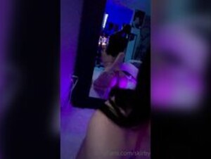 skirby ass playing leak