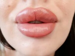 Tattooed Temptress - Mummy's Lipstick Makes You Hard