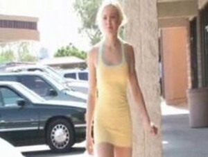Jolie robe jaune 1
