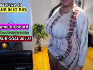 Exohydrax shaking ass on stream