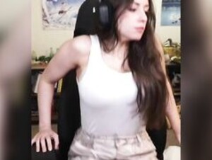 Sweet Anita boob jiggle
