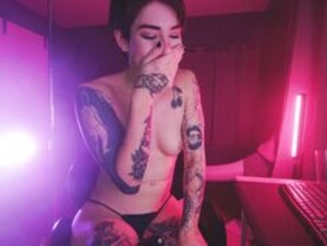 aynmarie's webcam show from September-12-2023 03:51:56