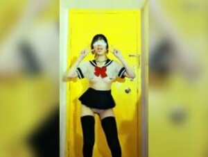 Asian School Girl Phut Hon Dance Tease