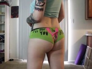Kenie tries on Panties