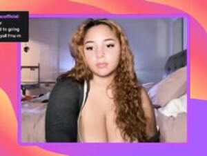 bxddiebreezy showing massive tits and ass live on twitch