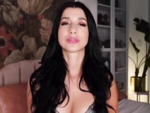 Queen Carmella - Delirious Stroking