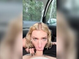 Halli_n_lover blowjob in car