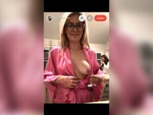 Madisyn Shipman - Full Tit Slip Live With Her Mom