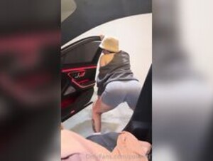 Ally/Pov Lotti Showcasing Her Twerking Skills