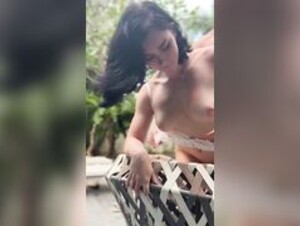 Foxy- sexy babe penetrated