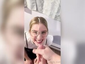 Melody_katt blowjob and facial