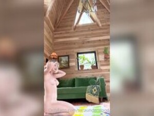 Sara Underwood naked twister