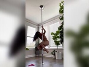AudriAsana Poledance