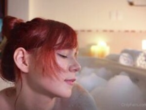 Asmr time in the bath with Maimy