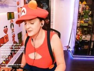 XeniaCrof Huge Boobs Cleavage talks Breast Reduction 2/2