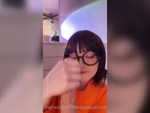 LOWKEY DEAD INSIDE VELME BLOWJOB