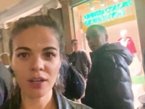 Banana Nomads - Facial & Cumwalk in A Super Crowded Rome