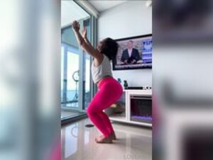 Loveamia yoga time