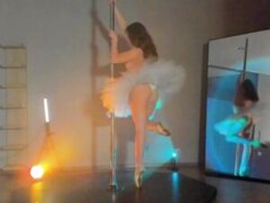 meganmeow ballerina poledance