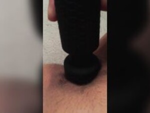 Hugekcups masturbating