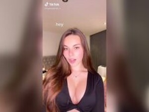 Lauren alexis eye contact