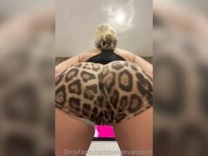 Paige VanZant Twerking asshole