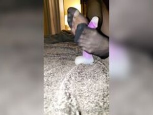 SpookyUnagi Sexy Nylon Dildo Footjob