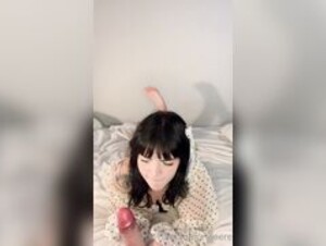 essaere dildo blowjob