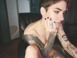 aynmarie's live cam show recorded on 2024-01-10 02-48-47