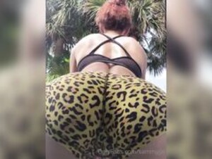 Sammyjjo squats
